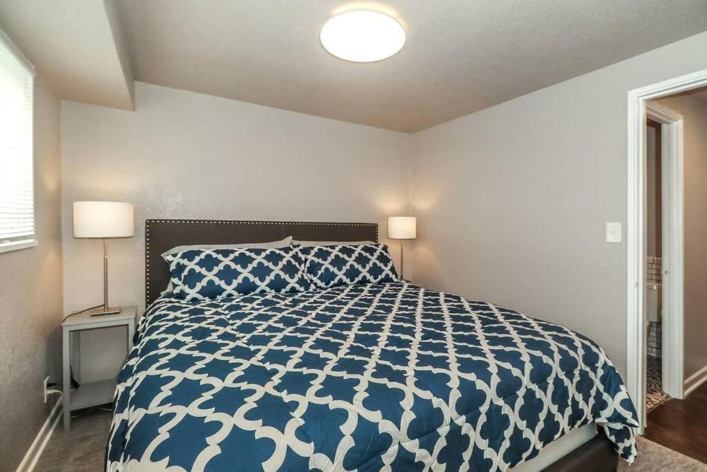 Villa Holly First Floor 2 King Beds Kansas City Exterior foto