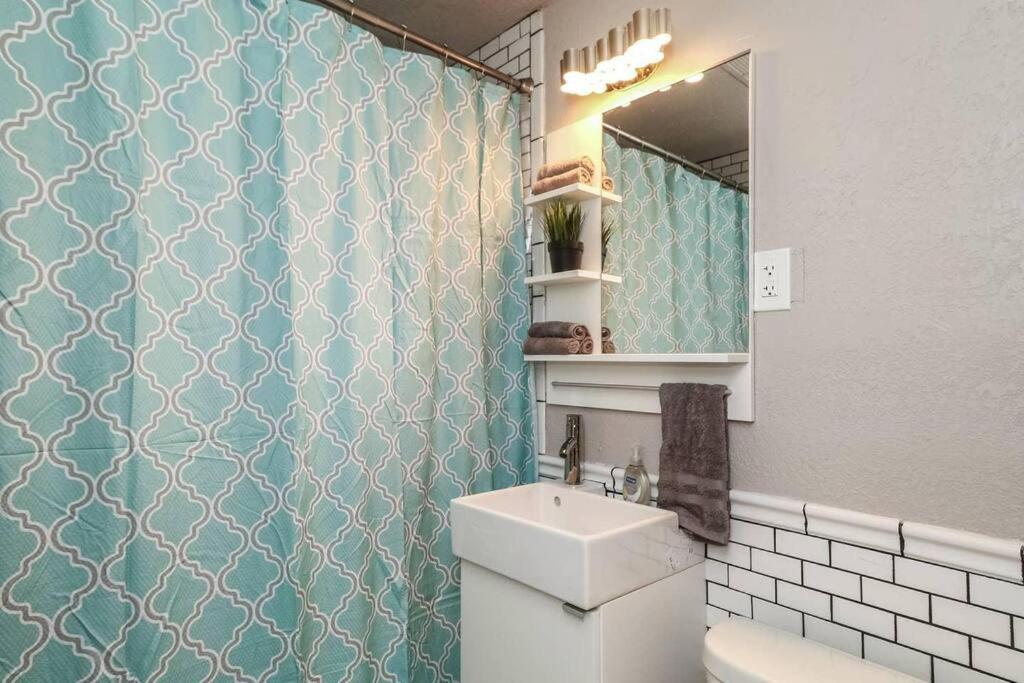 Villa Holly First Floor 2 King Beds Kansas City Exterior foto